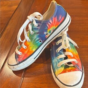 Converse all star tie dye 
Youth size 2